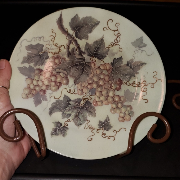 Italian Style Plates & Metal Hanger Set - Picture 3 of 15